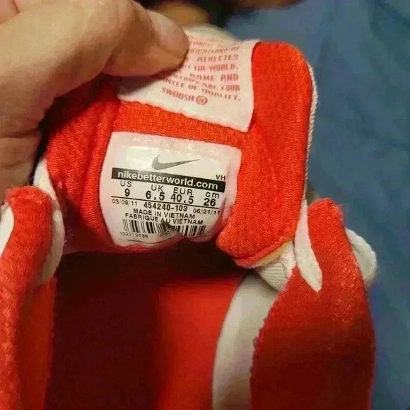 Nike Dual Fusion Athletic Soes - Picture 6 of 6